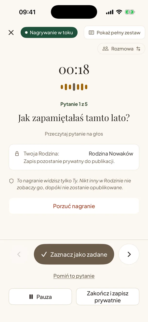 Ekran aplikacji w trakcie nagrania: licznik czasu i pytanie na ekranie.